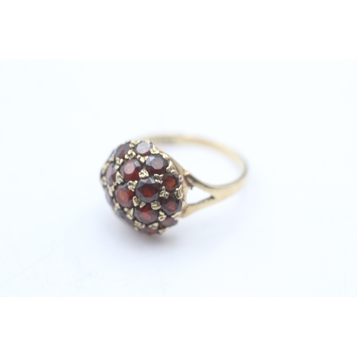 49 - 9ct gold vintage garnet dress ring (3.4g) Size O