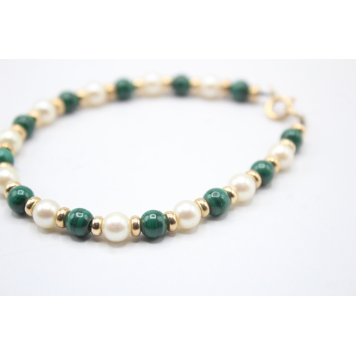 50 - 9ct gold cultured pearl and malachite bracelet (9.8g)