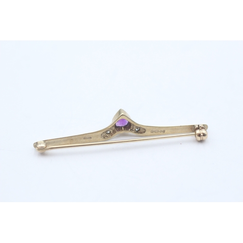 55 - 9ct gold amethyst & diamond bar brooch (2.3g)