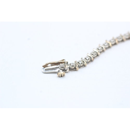 89 - 9ct gold diamond link bracelet (5g)