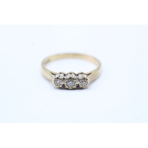 90 - 9ct gold diamond trilogy ring (2.4g) Size Q