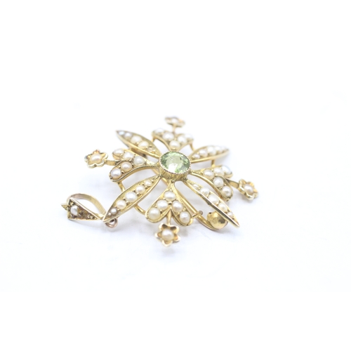 98 - 9ct gold peridot and seed pearl pendant/brooch (3.8g)