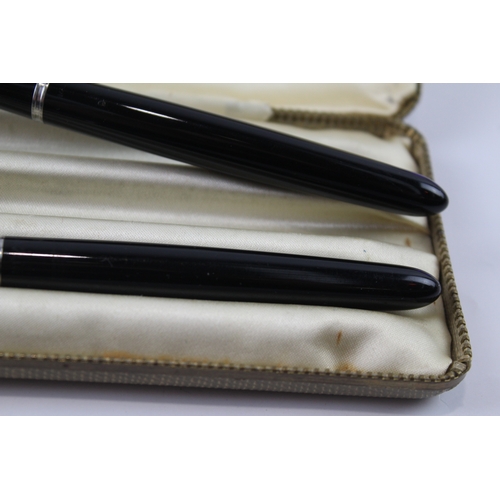 437 - 2 x Vintage Parker 51 Black Fountain Pens w/ 14ct Nibs WRITING Gold Plate Caps