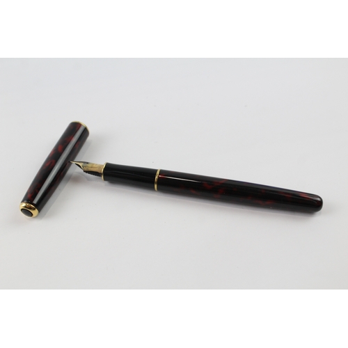 439 - Vintage Parker Sonnet Burgundy Lacquer Fountain Pen w/ 18ct Nib WRITING