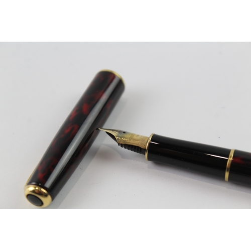 439 - Vintage Parker Sonnet Burgundy Lacquer Fountain Pen w/ 18ct Nib WRITING