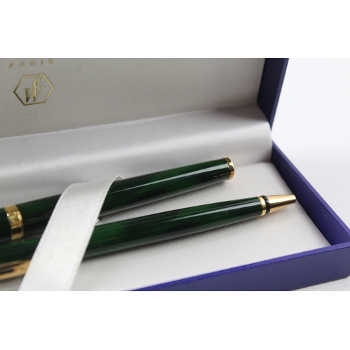 444 - Vintage Waterman Preface Green Lacquer Fountain Pen Set w/ 18ct Gold Nib, Box