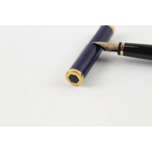 453 - Vintage Waterman Preface Navy Lacquer Fountain Pen w/ 18ct Gold Nib WRITING