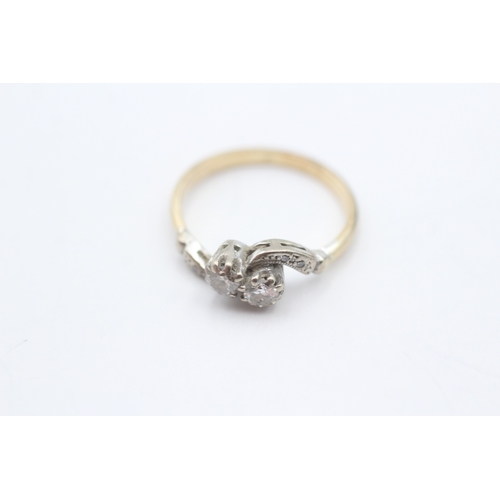 113 - 15ct gold diamond toi et moi ring (3.1g) Size M 1/2