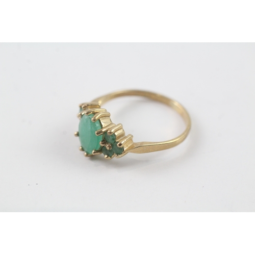 147 - 9ct gold vintage green gemstone dress ring (2.4g) Size N