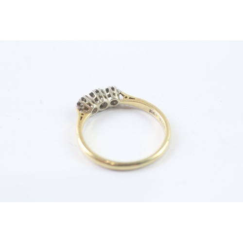 153 - 18ct gold vintage diamond trilogy ring (2.5g) Size O 1/2