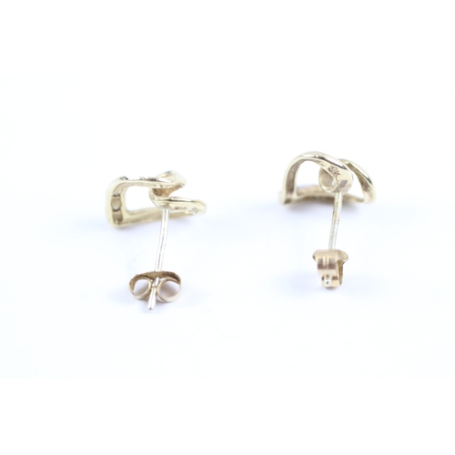 167 - 9ct gold diamond heart stud earrings (1g)