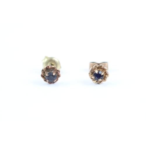 172 - 9ct gold sapphire stud earrings (0.9g) Size N