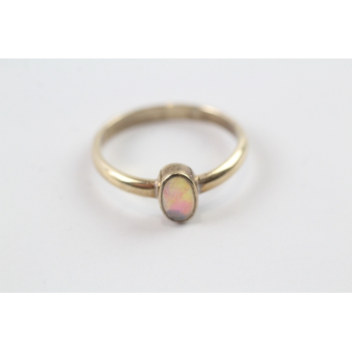 187 - 9ct gold vintage opal solitaire ring (2.3g) Size Q 1/2