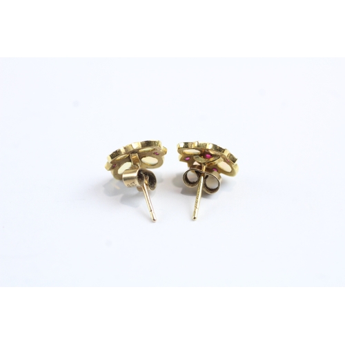 190 - 9ct gold vintage opal and ruby floral stud earrings (1.7g)