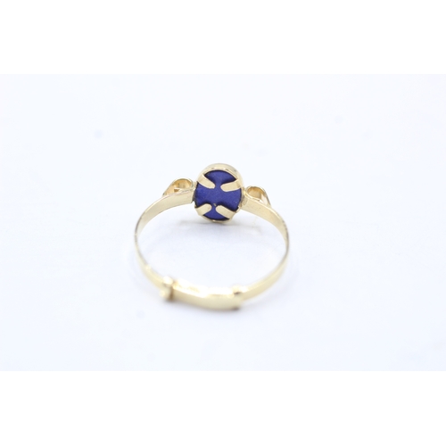 2 - 9ct gold lapis ring (0.9g) Size is adjustable up to Q