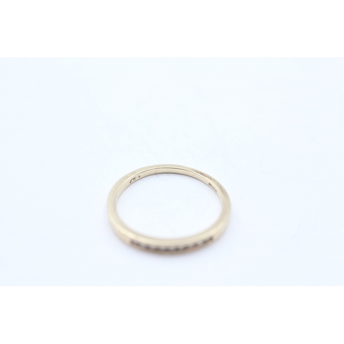 201 - 9ct gold diamond channel set ring (1.5g) Size N