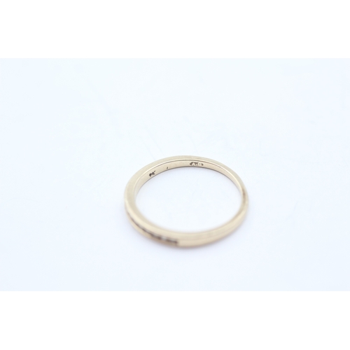 201 - 9ct gold diamond channel set ring (1.5g) Size N