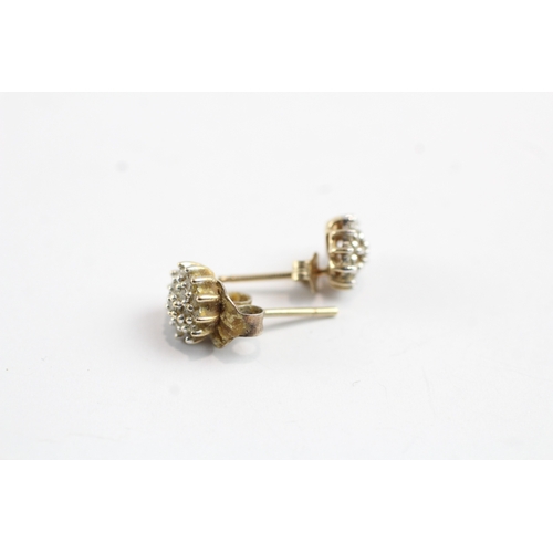 202 - 9ct gold diamond cluster stud earrings (1.1g)