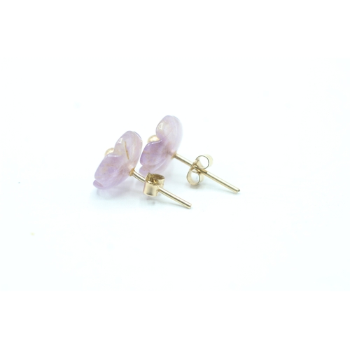 27 - 9ct gold carved amethyst stud earrings (1.5g)