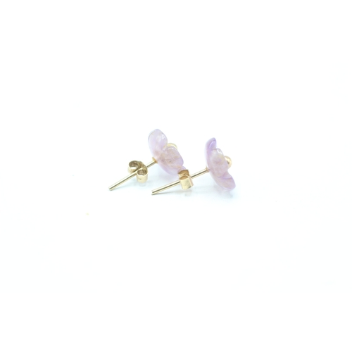 27 - 9ct gold carved amethyst stud earrings (1.5g)