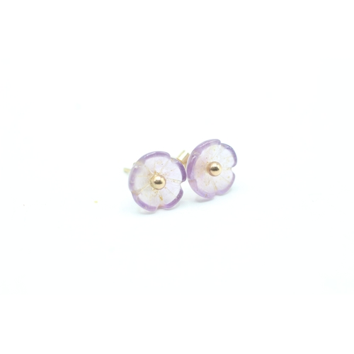 27 - 9ct gold carved amethyst stud earrings (1.5g)