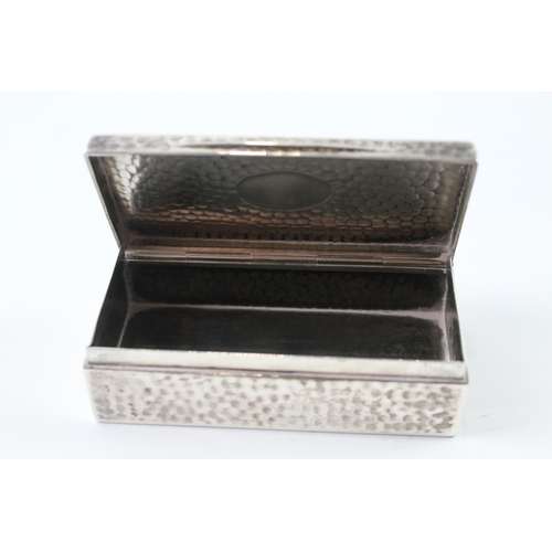 337 - ARTS & CRAFTS 1907 London Sterling Silver Hammered Trinket / Snuff Box (103g)