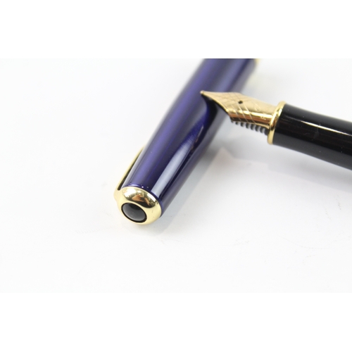 435 - Vintage Parker Sonnet Blue Lacquer Fountain Pen w/ 18ct Gold Nib WRITING