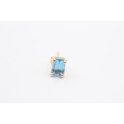 58 - 9ct gold blue gemstone stud earrings (1.4g)