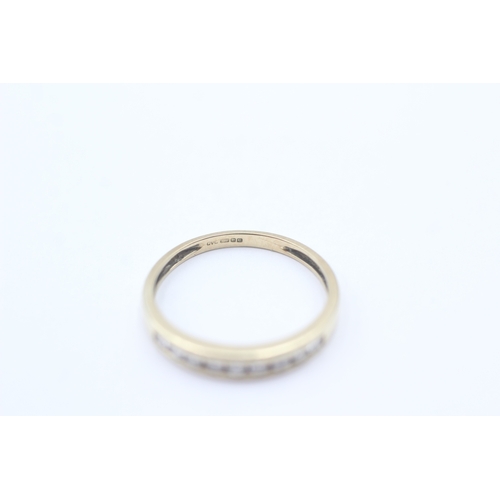 86 - 9ct gold diamond half eternity ring (1.6g) Size Q