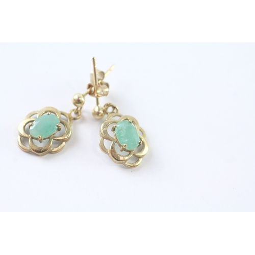 89 - 9ct gold emerald drop earrings w/ posts (1.2g)