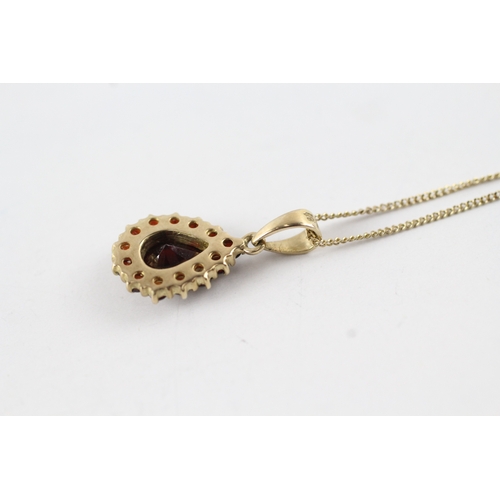 90 - 9ct gold garnet cluster pendant necklace (2.4g)