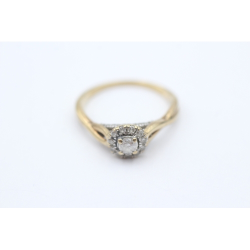 96 - 9ct gold diamond dress ring (2g) Size M 1/2