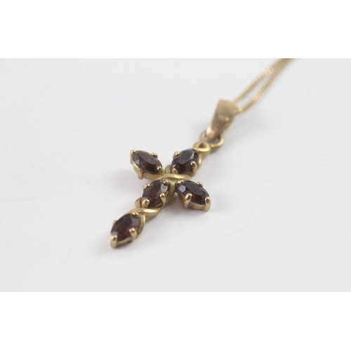 106 - 9ct gold garnet cross pendant necklace (3g)