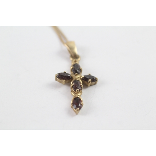 106 - 9ct gold garnet cross pendant necklace (3g)