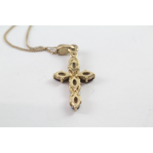 106 - 9ct gold garnet cross pendant necklace (3g)