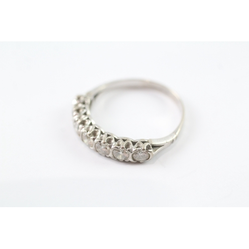 13 - 18ct gold diamond half eternity ring (3.9g) Size S