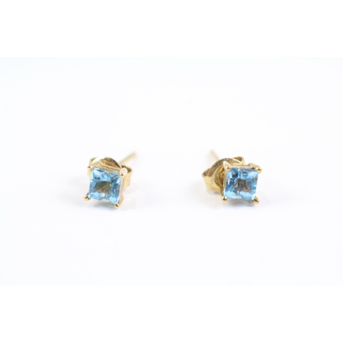 158 - 9ct gold square cut blue gemstone stud earrings (0.9g)