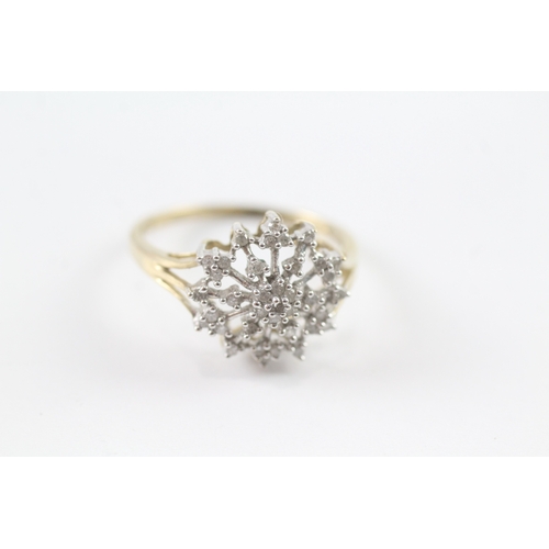 171 - 9ct gold diamond cluster dress ring (2.3g) Size Q 1/2