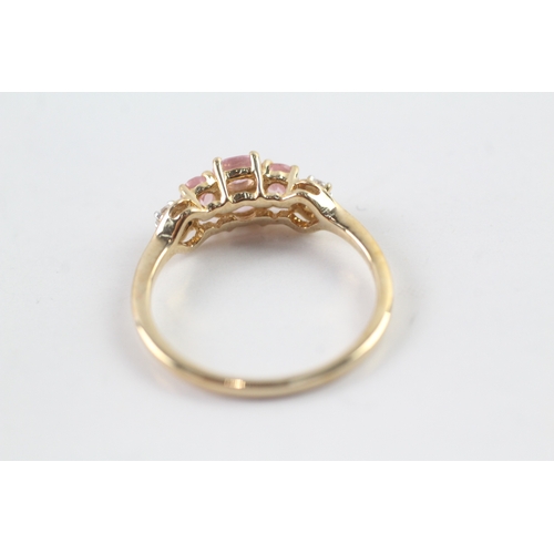 175 - 9ct gold pink & white gemstone dress ring (2.3g) Size P 1/2