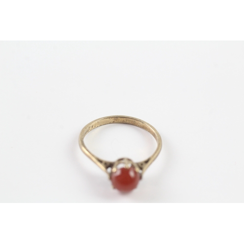 186 - 9ct gold carnelian set ring Size M 1/2