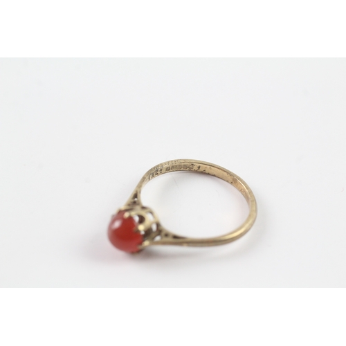 186 - 9ct gold carnelian set ring Size M 1/2