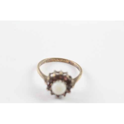 190 - 9ct gold garnet and opal ring Size O