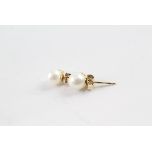 248 - 14ct gold cultured pearl and diamond stud earrings (0.7g)