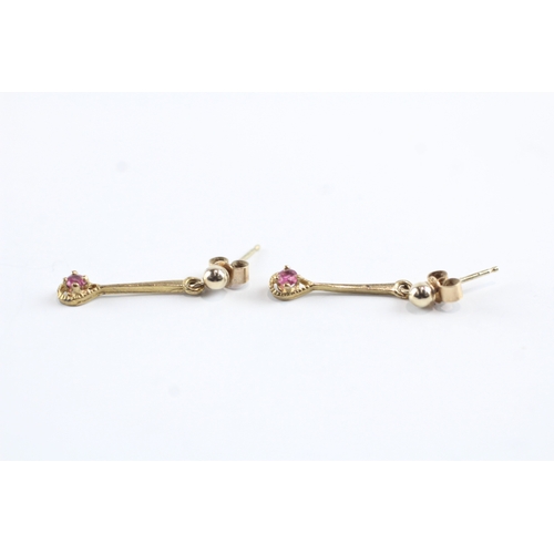 28 - 2x 9ct gold ruby drop earrings & ring Size R