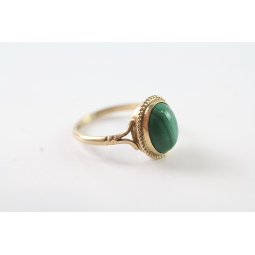 42 - 9ct gold vintage malachite dress ring (1.9g) Size J