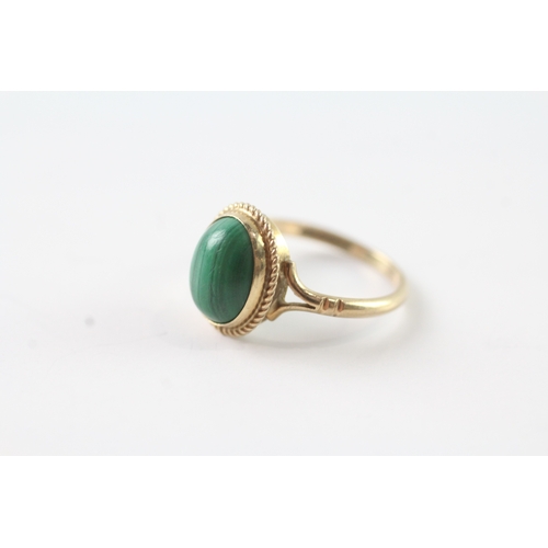 42 - 9ct gold vintage malachite dress ring (1.9g) Size J