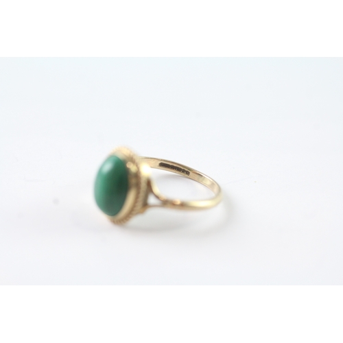 42 - 9ct gold vintage malachite dress ring (1.9g) Size J