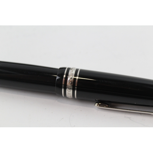 438 - Montblanc Meisterstuck Black Fountain Pen w/ 14ct White Gold Nib WRITING Boxed