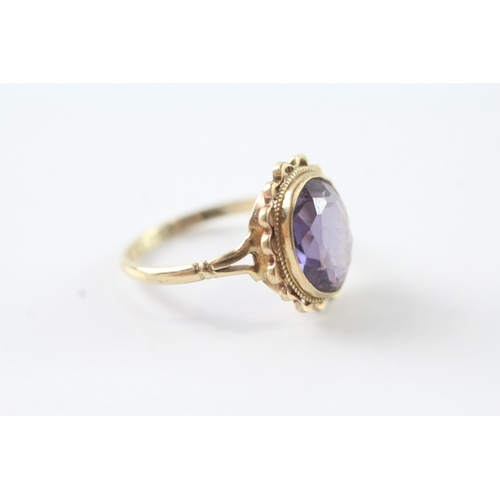 47 - 9ct gold vintage synthetic colour changing sapphire dress ring (3g) Size P 1/2