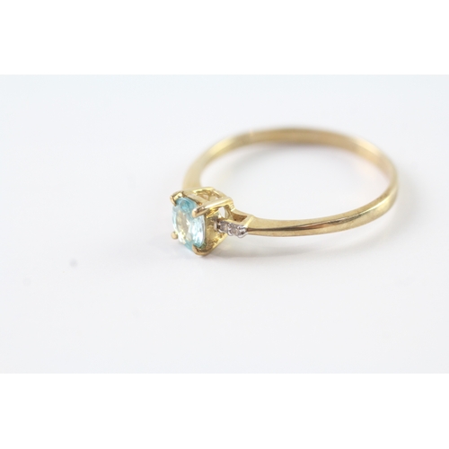 60 - 9ct gold blue & white gemstone dress ring (2g) Size V